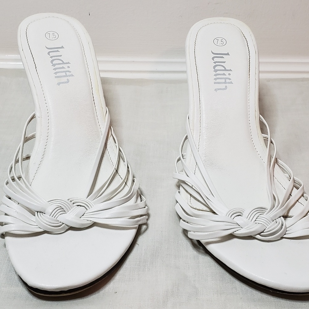 Judith White Wedge